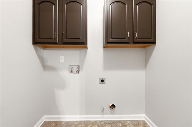 1521 Silver Mist Circle, Powder Springs, GA 30127