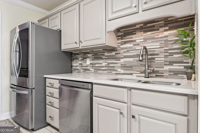 883 Zittrouer Road, Guyton, GA 31312