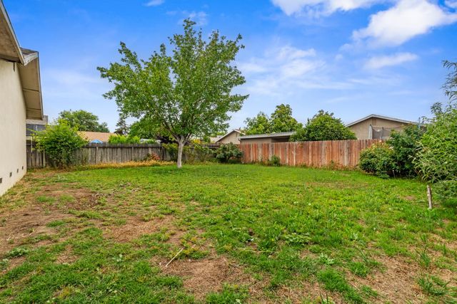 2817 5th St, Hughson, CA 95326