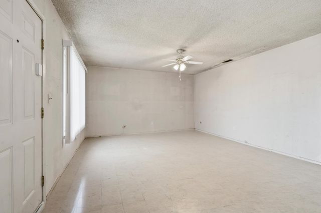 2817 5th St, Hughson, CA 95326