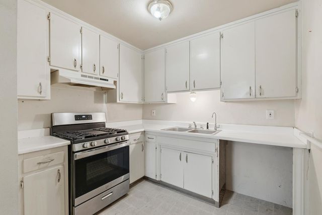 2817 5th St, Hughson, CA 95326