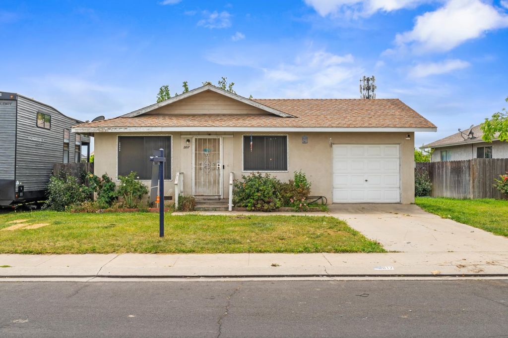 2817 5th St, Hughson, CA 95326