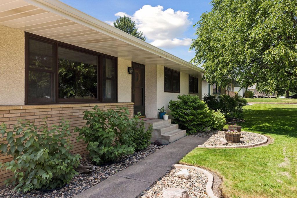 1953 Dieter Street, Maplewood, MN 55109