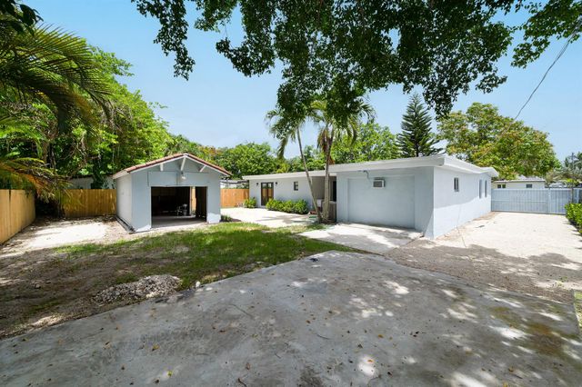 9920 SW 49th Street, Miami, FL 33165
