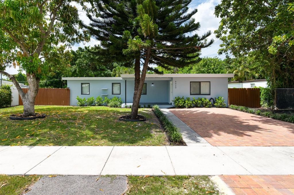9920 SW 49th Street, Miami, FL 33165