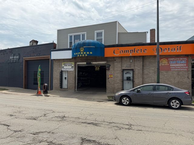 2323 W 18th Street, Chicago, IL 60608
