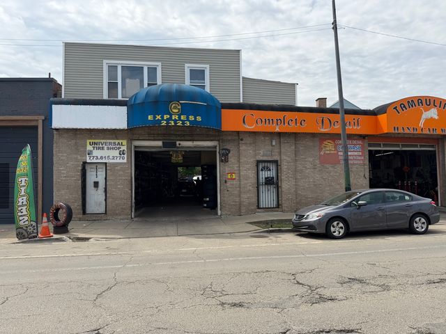2323 W 18th Street, Chicago, IL 60608