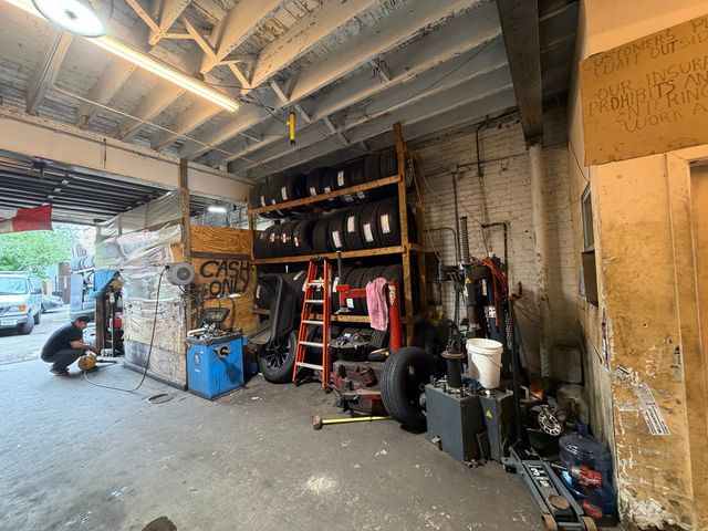 2323 W 18th Street, Chicago, IL 60608