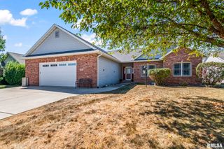 1725 Tracey Lane, Chatham, IL 62629