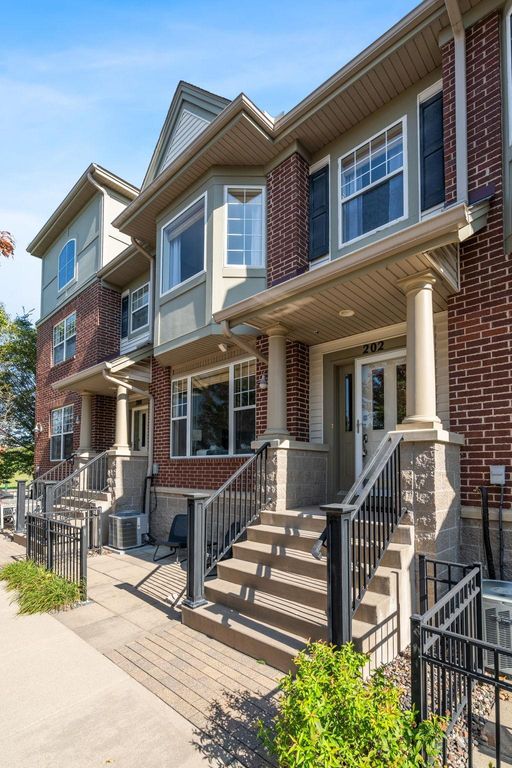 11343 Stratton Avenue 202, Eden Prairie, MN 55344