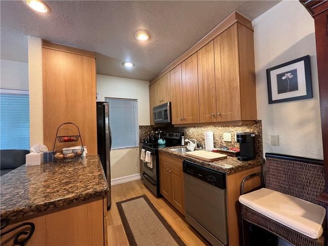 1423 HOLLY HEIGHTS Drive 7, Fort Lauderdale, FL 33304