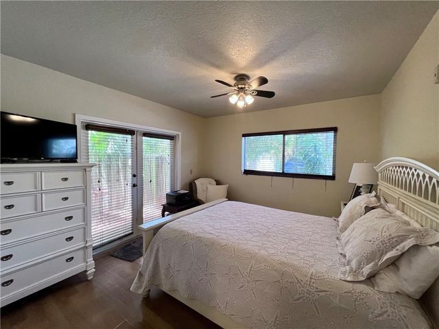 1423 HOLLY HEIGHTS Drive 7, Fort Lauderdale, FL 33304