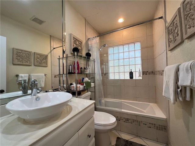 1423 HOLLY HEIGHTS Drive 7, Fort Lauderdale, FL 33304