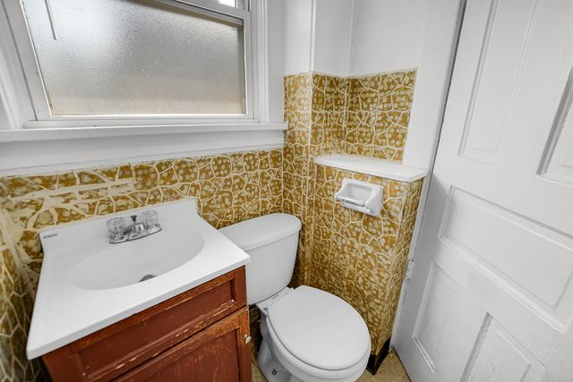 107 Hickory Street, Chicago Heights, IL 60411