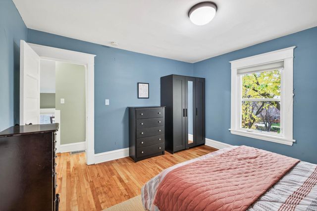 2046 James Avenue N, Minneapolis, MN 55411