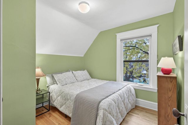 2046 James Avenue N, Minneapolis, MN 55411