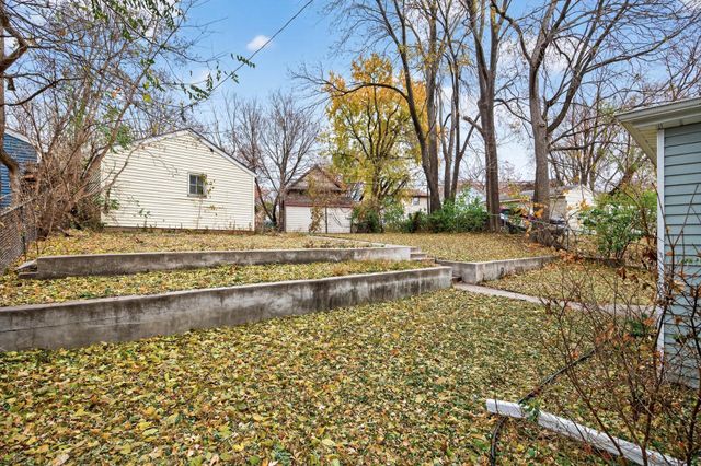 2046 James Avenue N, Minneapolis, MN 55411