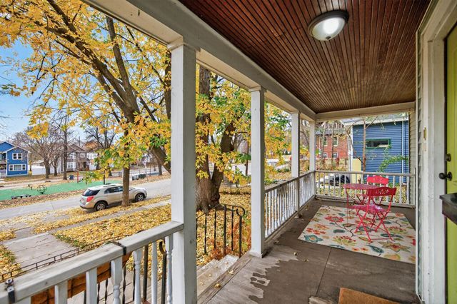 2046 James Avenue N, Minneapolis, MN 55411