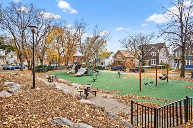 2046 James Avenue N, Minneapolis, MN 55411