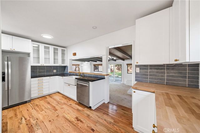 4425 Walnut Avenue, Long Beach, CA 90807