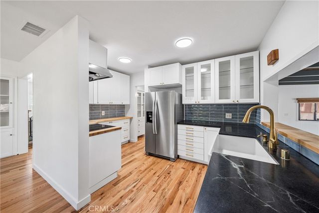 4425 Walnut Avenue, Long Beach, CA 90807