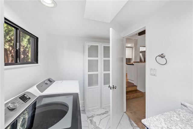 4425 Walnut Avenue, Long Beach, CA 90807