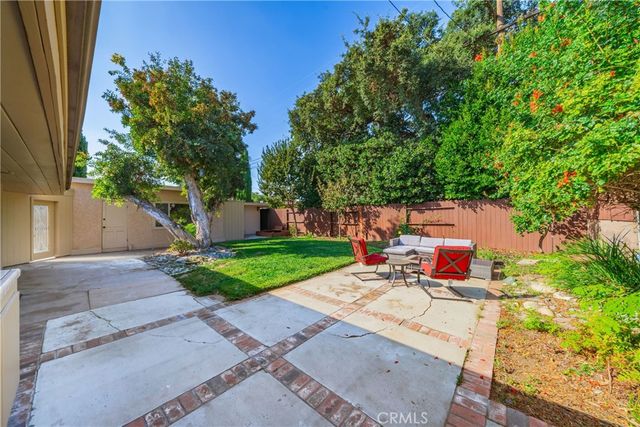 4425 Walnut Avenue, Long Beach, CA 90807