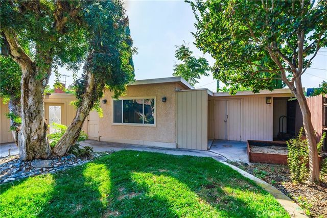 4425 Walnut Avenue, Long Beach, CA 90807