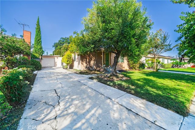 4425 Walnut Avenue, Long Beach, CA 90807