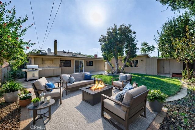 4425 Walnut Avenue, Long Beach, CA 90807