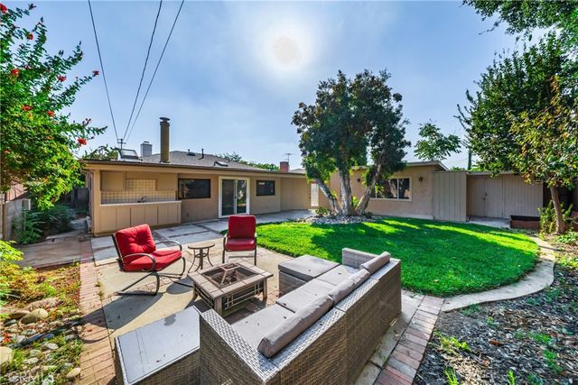 4425 Walnut Avenue, Long Beach, CA 90807