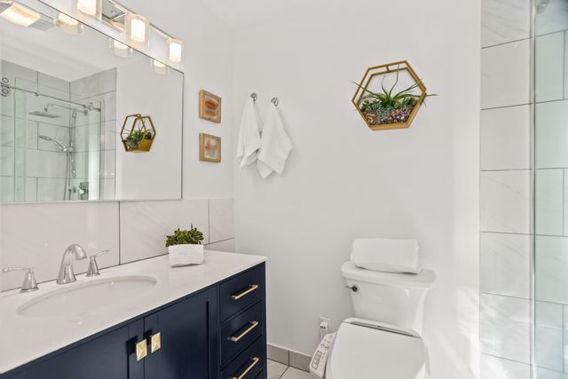 530 Hinman Avenue 2B, Evanston, IL 60202