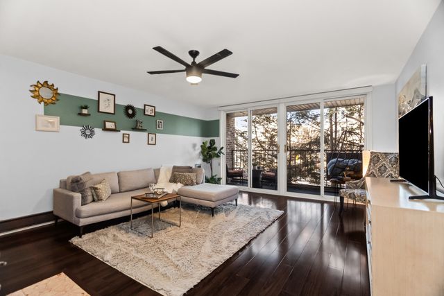 530 Hinman Avenue 2B, Evanston, IL 60202