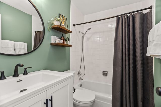 530 Hinman Avenue 2B, Evanston, IL 60202