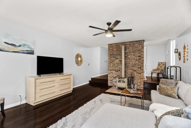 530 Hinman Avenue 2B, Evanston, IL 60202