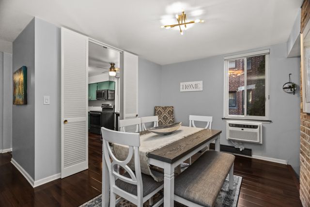 530 Hinman Avenue 2B, Evanston, IL 60202