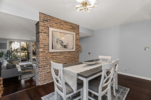 530 Hinman Avenue 2B, Evanston, IL 60202