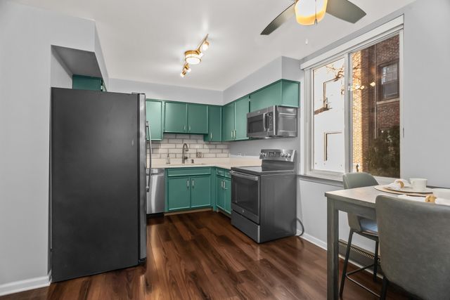 530 Hinman Avenue 2B, Evanston, IL 60202