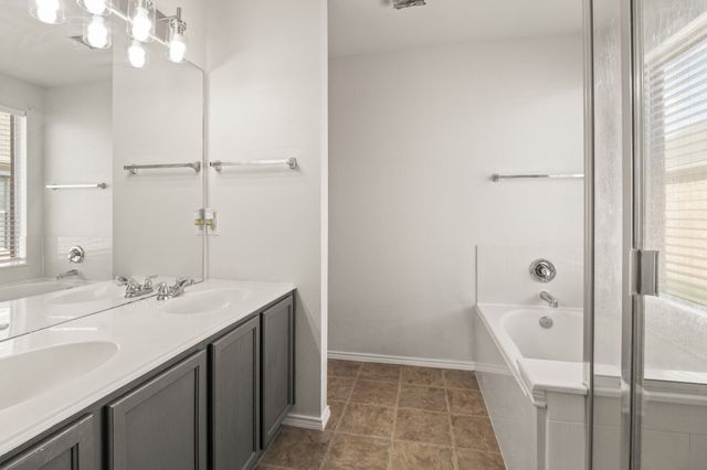 8925 Yosemite Trail, Cross Roads, TX 76227