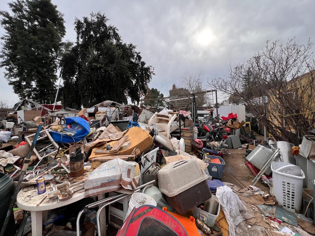 Image 2 of property listing at 17160 N Waldby Avenue, Friant, CA 93626