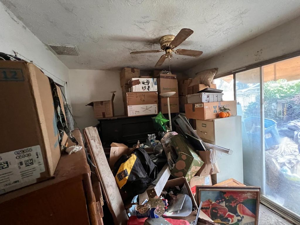 Image 8 of property listing at 17160 N Waldby Avenue, Friant, CA 93626