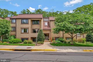 1663 PARKCREST CIR #200, Reston, VA 20190