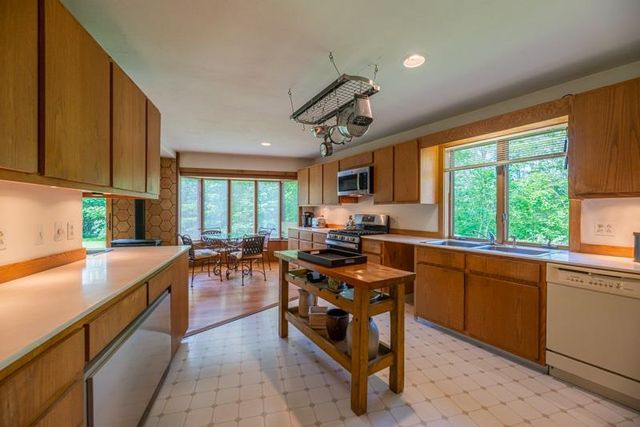 55 Uphill Road, Landgrove, VT 05148