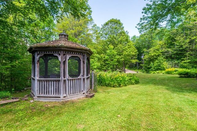 55 Uphill Road, Landgrove, VT 05148