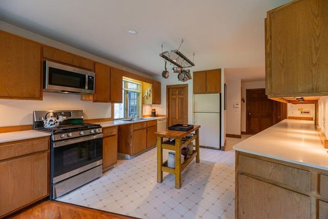 55 Uphill Road, Landgrove, VT 05148