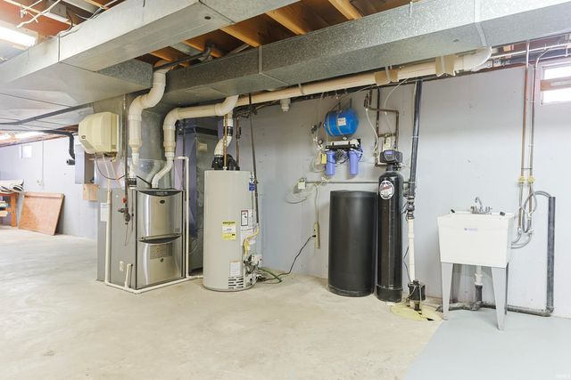 50787 Heather Hill Lane, Granger, IN 46530