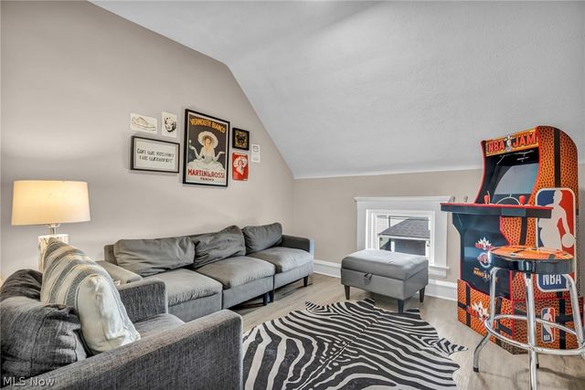 6011 Ellen Avenue, Cleveland, OH 44102