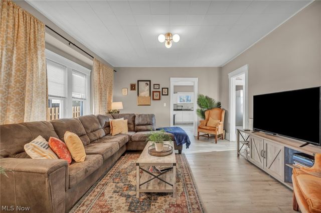 6011 Ellen Avenue, Cleveland, OH 44102