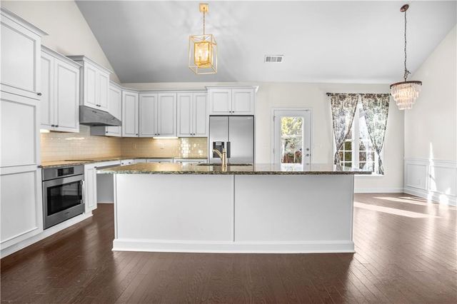 726 Retreat Woods Way, Dacula, GA 30019