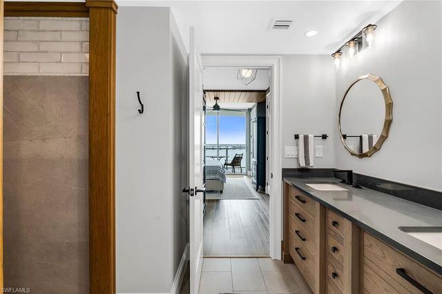 3000 Oasis Grand BLVD 1004, Fort Myers, FL 33916